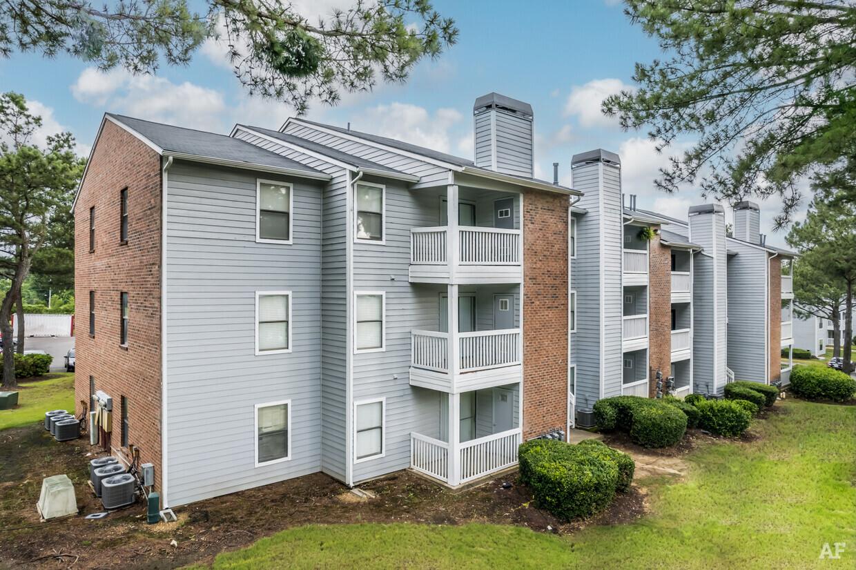 Hickory Grove Apartments